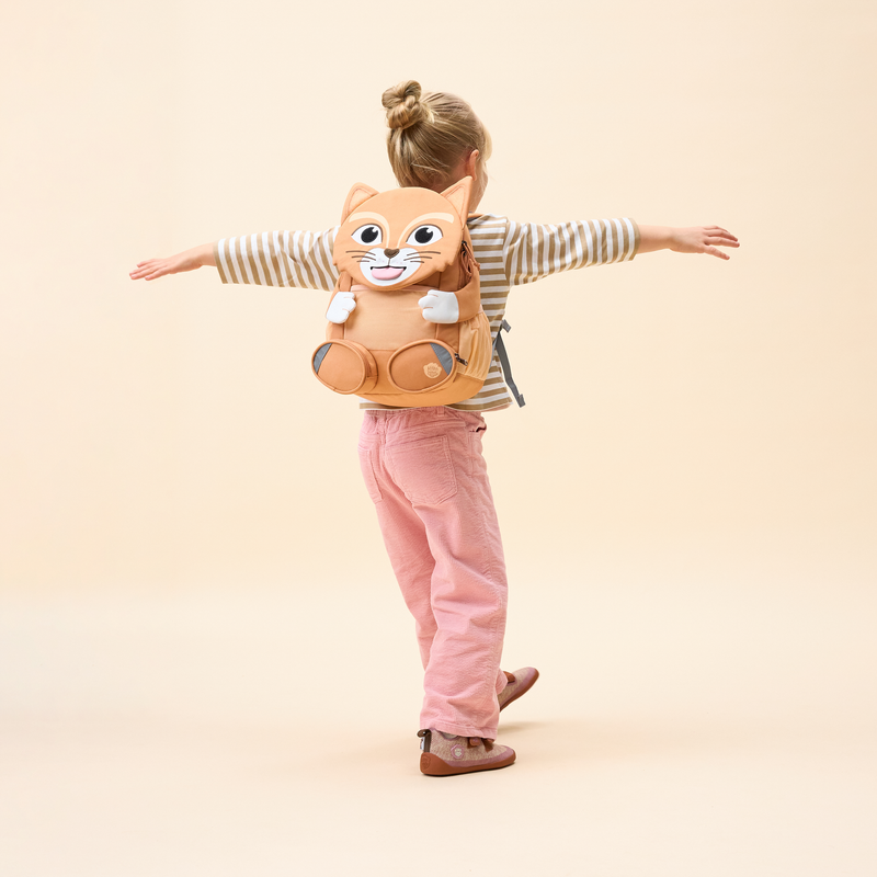 Affenzahn Large Friend Cat backpack worn by a child, illustrating its size and fit.